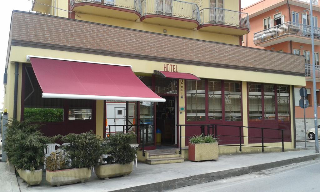 Hotel Nuova Doel Sottomarina Exterior foto